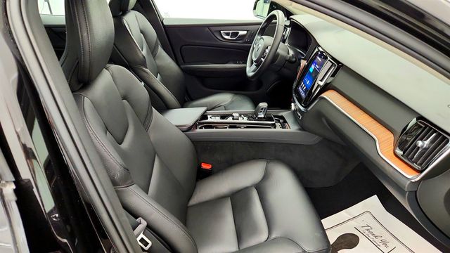 2025 Volvo S60 B5 AWD Plus w/ 19'' Black Diamond Cut Alloy Wheels & Climate Pkg - 23079156 - 19