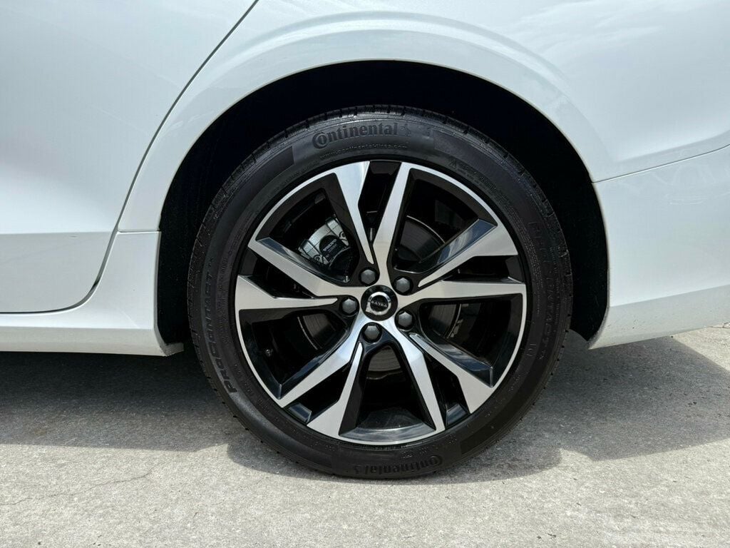 2025 Volvo S60 B5 Core photo 10