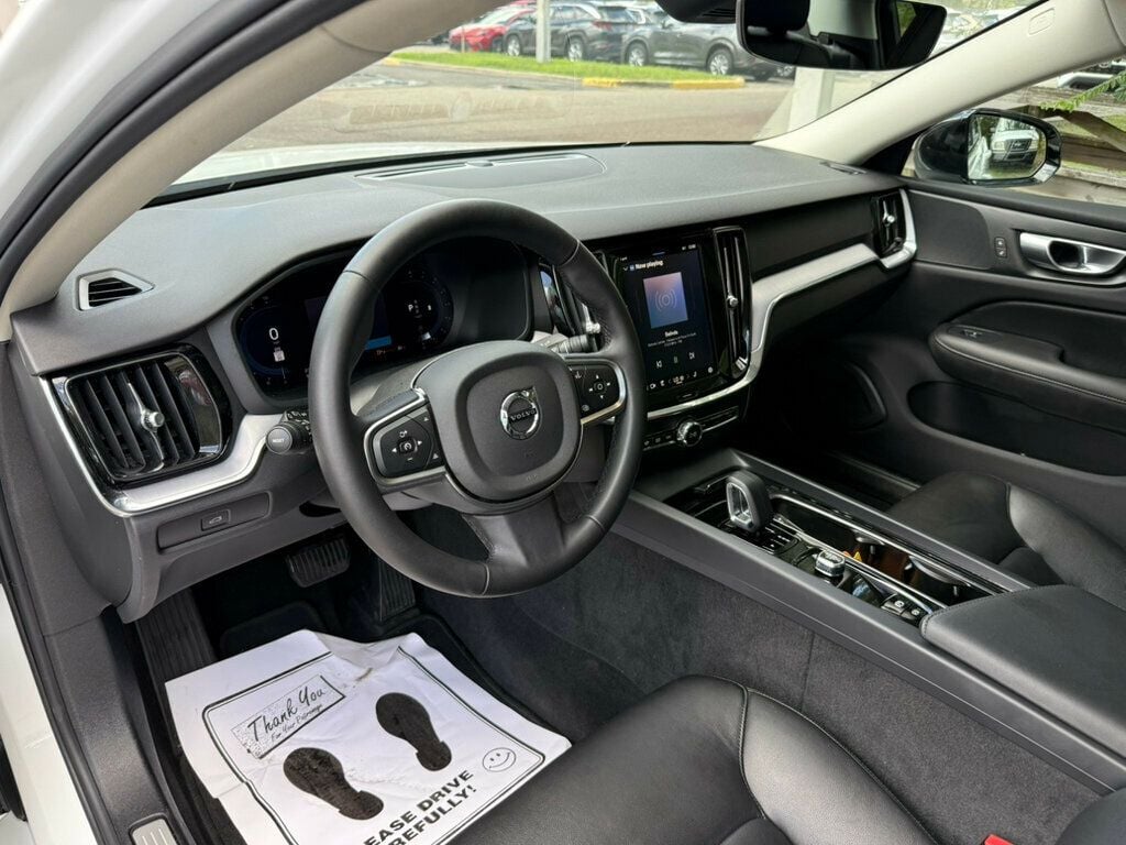 2025 Volvo S60 B5 Core photo 3