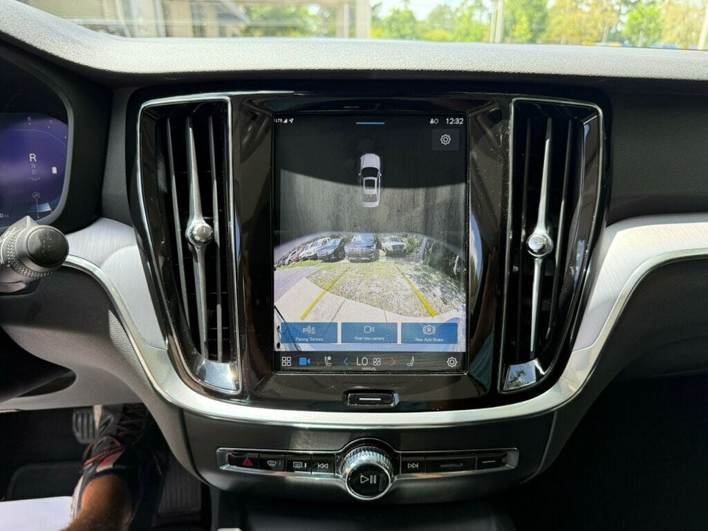 2025 Volvo S60 B5 Core photo 7