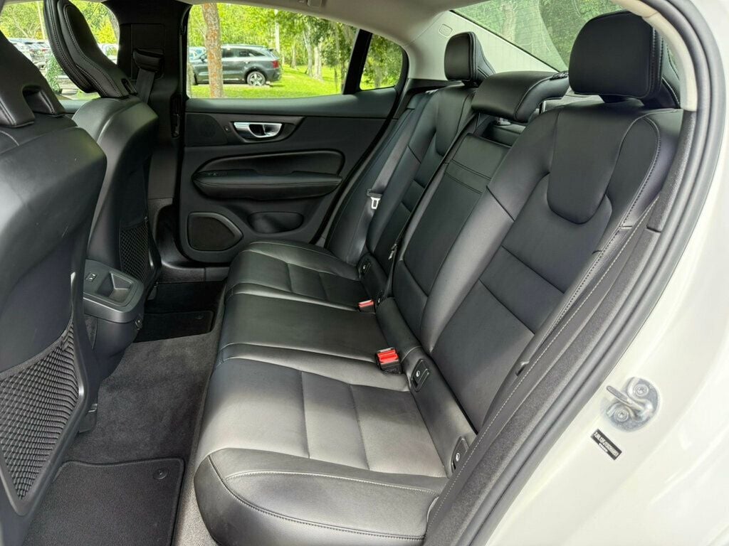 2025 Volvo S60 B5 Core photo 9