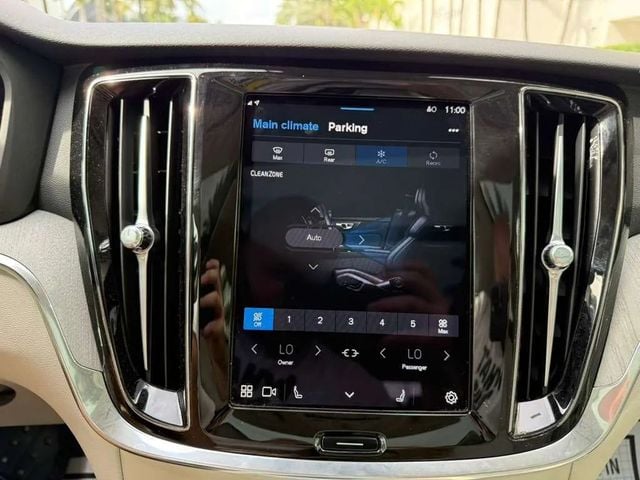 2025 Volvo V60 Cross Country B5 AWD Plus - 22958581 - 33