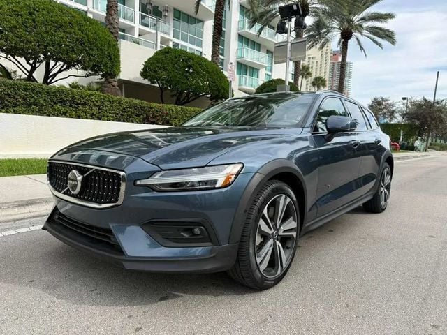 2025 Volvo V60 Cross Country B5 AWD Plus - 22958581 - 3