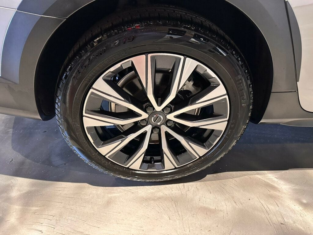 2025 Volvo V90 Cross Country B6/AWD/Plus/AdapCruise/PanoRoof/360Cam/HtdSeats/LaneKeepAssist - 23036910 - 11