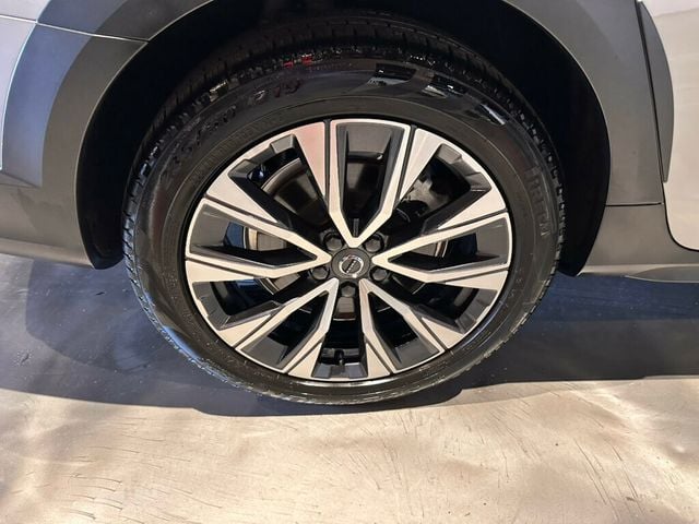 2025 Volvo V90 Cross Country B6/AWD/Plus/AdapCruise/PanoRoof/360Cam/HtdSeats/LaneKeepAssist - 23036910 - 11