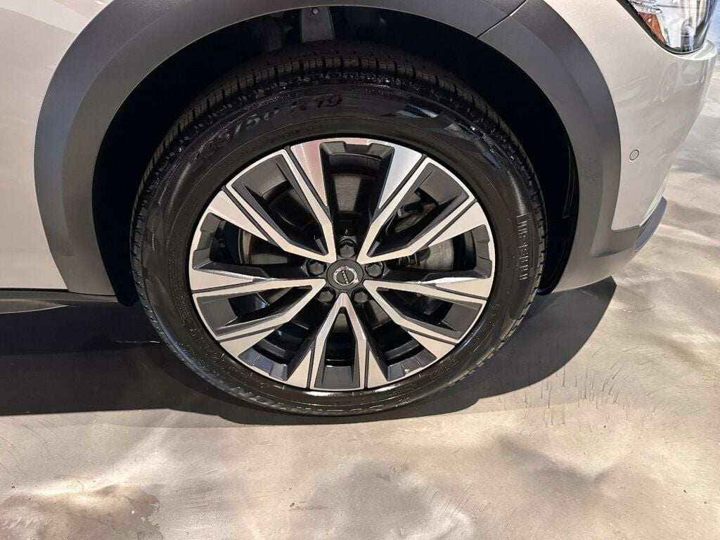2025 Volvo V90 Cross Country B6/AWD/Plus/AdapCruise/PanoRoof/360Cam/HtdSeats/LaneKeepAssist - 23036910 - 12