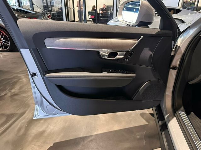 2025 Volvo V90 Cross Country B6/AWD/Plus/AdapCruise/PanoRoof/360Cam/HtdSeats/LaneKeepAssist - 23036910 - 13