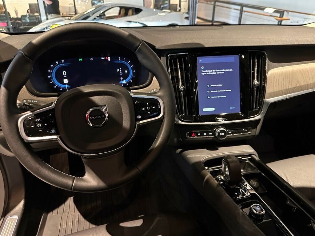 2025 Volvo V90 Cross Country B6/AWD/Plus/AdapCruise/PanoRoof/360Cam/HtdSeats/LaneKeepAssist - 23036910 - 16