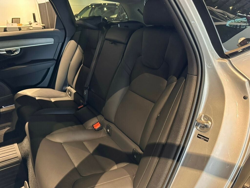 2025 Volvo V90 Cross Country B6/AWD/Plus/AdapCruise/PanoRoof/360Cam/HtdSeats/LaneKeepAssist - 23036910 - 24