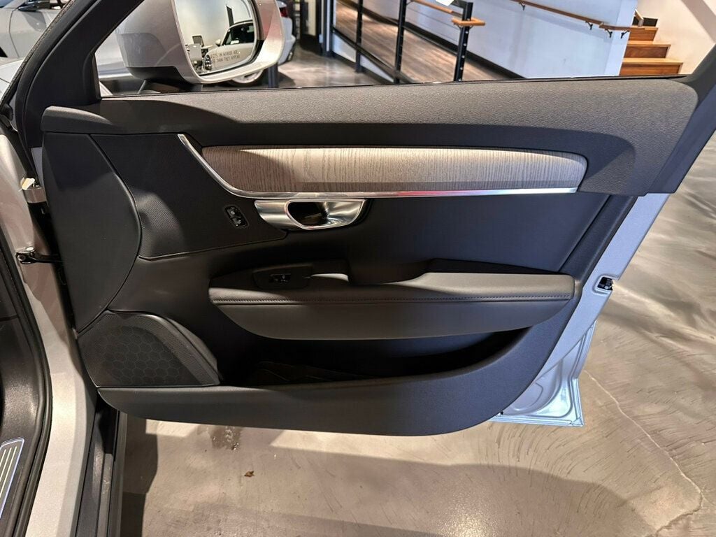 2025 Volvo V90 Cross Country B6/AWD/Plus/AdapCruise/PanoRoof/360Cam/HtdSeats/LaneKeepAssist - 23036910 - 29