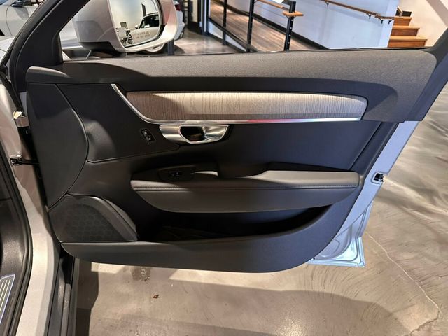 2025 Volvo V90 Cross Country B6/AWD/Plus/AdapCruise/PanoRoof/360Cam/HtdSeats/LaneKeepAssist - 23036910 - 29