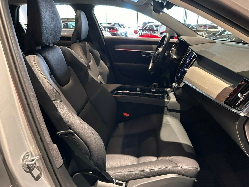 2025 Volvo V90 Cross Country B6/AWD/Plus/AdapCruise/PanoRoof/360Cam/HtdSeats/LaneKeepAssist - 23036910 - 30