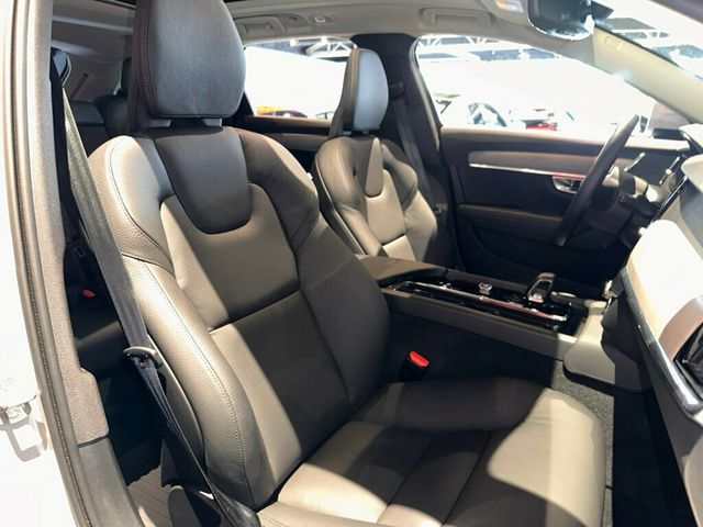 2025 Volvo V90 Cross Country B6/AWD/Plus/AdapCruise/PanoRoof/360Cam/HtdSeats/LaneKeepAssist - 23036910 - 31
