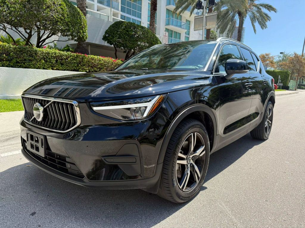 2025 Volvo XC40 B5 AWD Core Bright Theme - 22853932 - 10