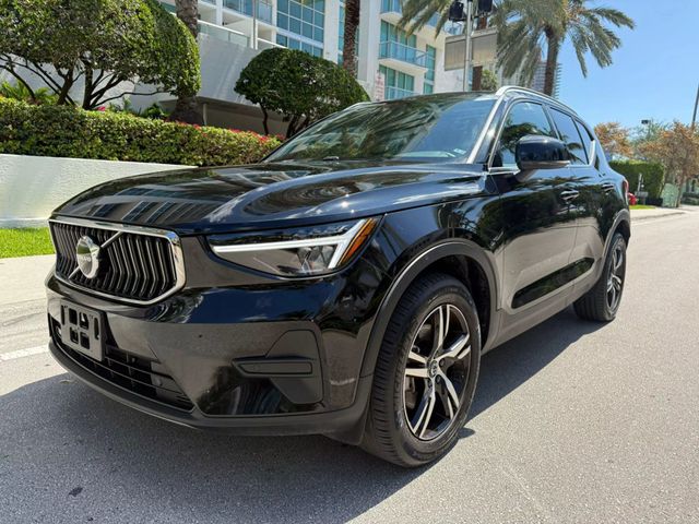 2025 Volvo XC40 B5 AWD Core Bright Theme - 22853932 - 10