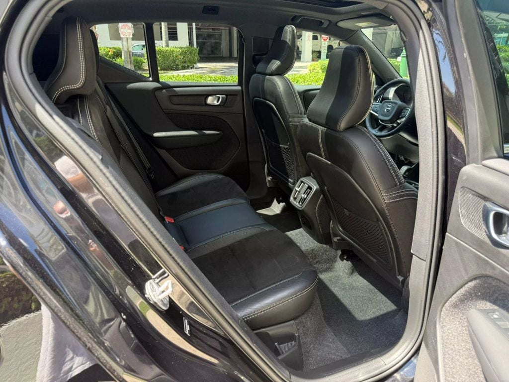 2025 Volvo XC40 B5 AWD Core Bright Theme - 22853932 - 14