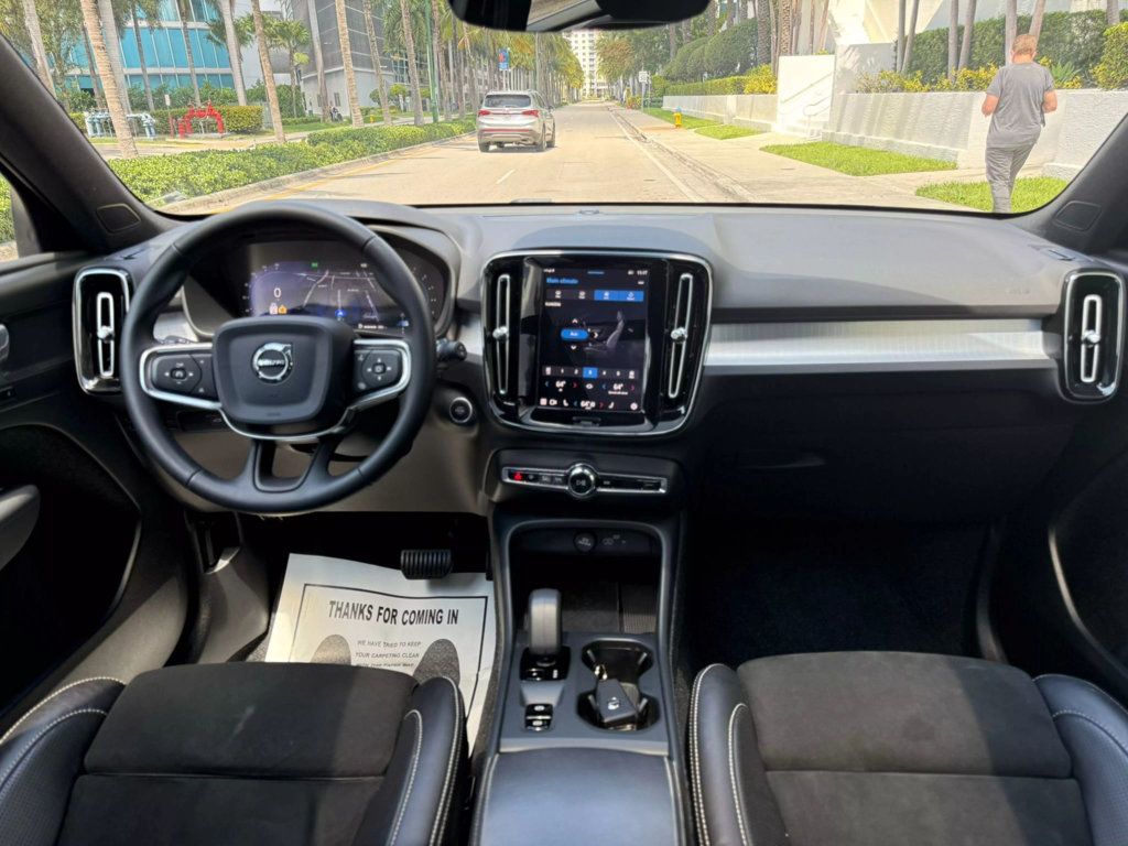 2025 Volvo XC40 B5 AWD Core Bright Theme - 22853932 - 20