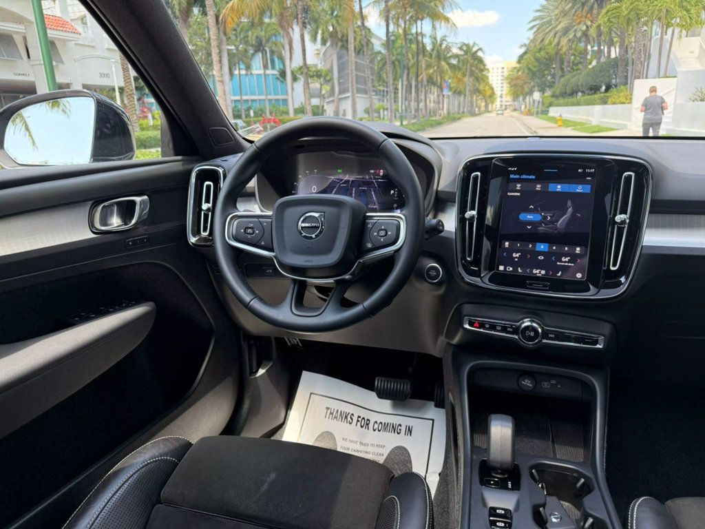 2025 Volvo XC40 B5 AWD Core Bright Theme - 22853932 - 21