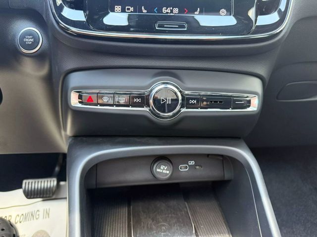 2025 Volvo XC40 B5 AWD Core Bright Theme - 22853932 - 27