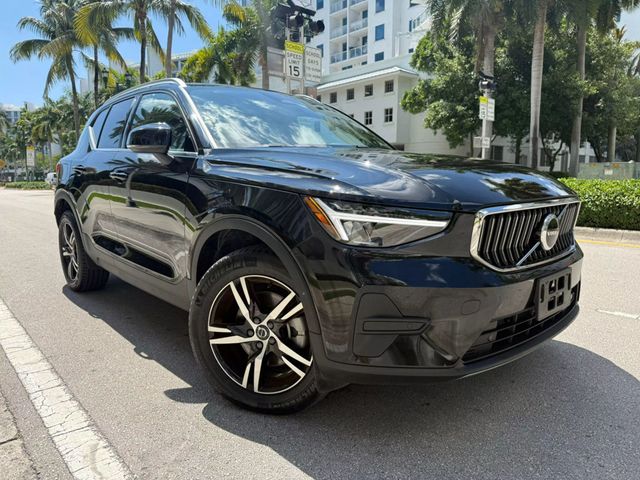 2025 Volvo XC40 B5 AWD Core Bright Theme - 22853932 - 35