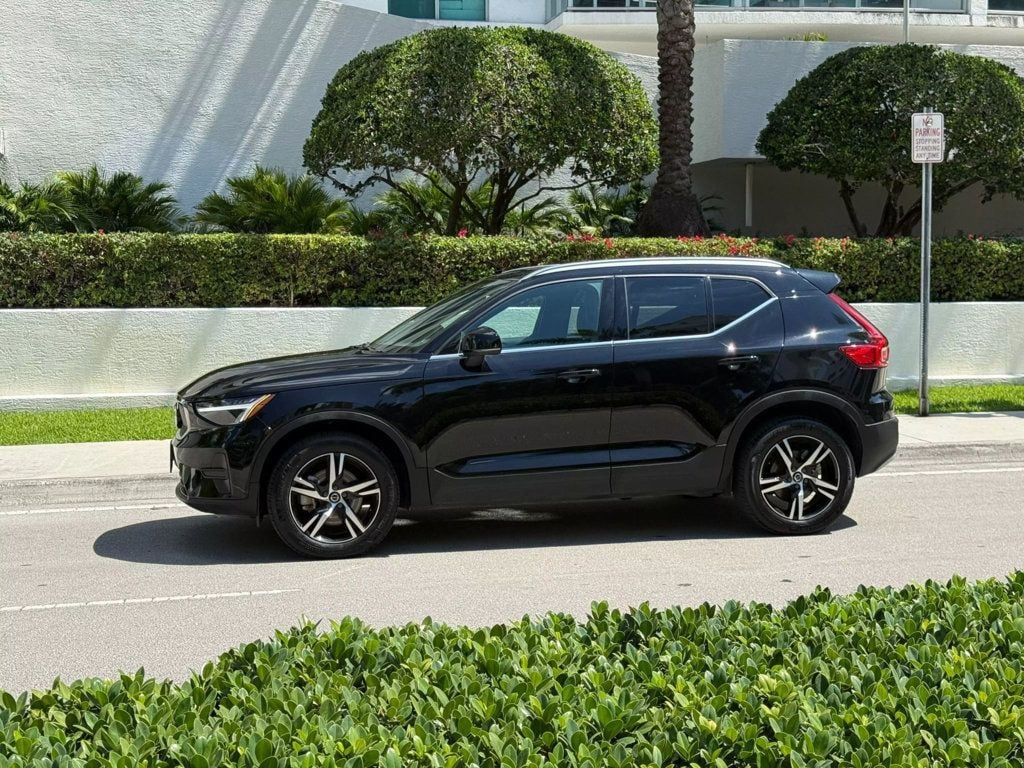 2025 Volvo XC40 B5 AWD Core Bright Theme - 22853932 - 8