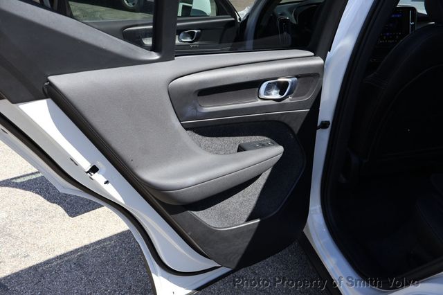 2025 Volvo XC40 B5 AWD Core Bright Theme - 23008376 - 11