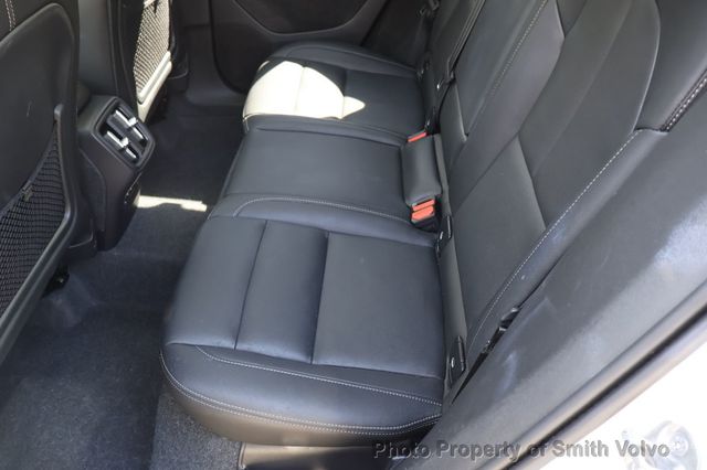 2025 Volvo XC40 B5 AWD Core Bright Theme - 23008376 - 12