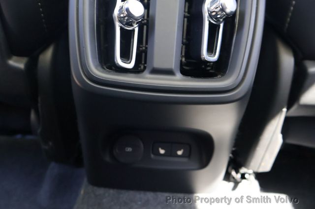 2025 Volvo XC40 B5 AWD Core Bright Theme - 23008376 - 13