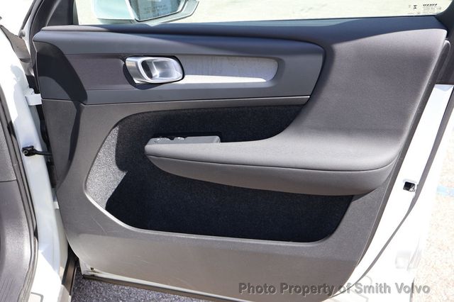 2025 Volvo XC40 B5 AWD Core Bright Theme - 23008376 - 16
