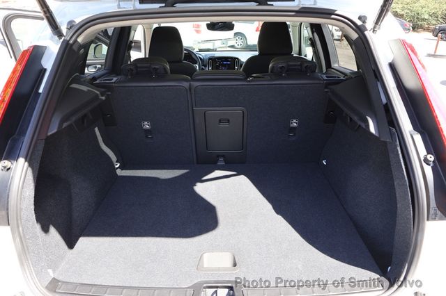 2025 Volvo XC40 B5 AWD Core Bright Theme - 23008376 - 18