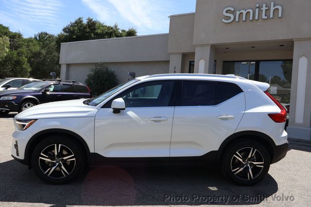 2025 Volvo XC40 B5 AWD Core Bright Theme - 23008376 - 1