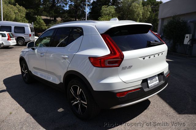 2025 Volvo XC40 B5 AWD Core Bright Theme - 23008376 - 2