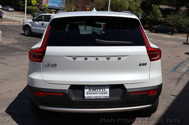 2025 Volvo XC40 B5 AWD Core Bright Theme - 23008376 - 3