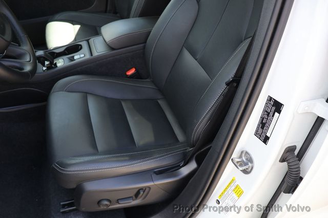 2025 Volvo XC40 B5 AWD Core Bright Theme - 23008376 - 7