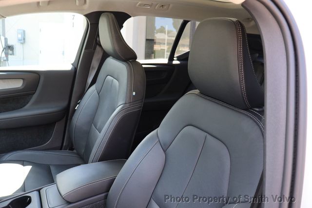 2025 Volvo XC40 B5 AWD Core Bright Theme - 23008376 - 8