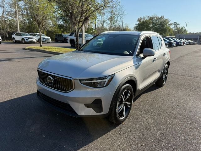 2025 Volvo XC40 B5 AWD Core Bright Theme - 22999494 - 0