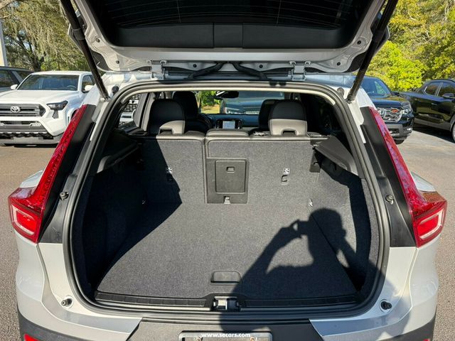 2025 Volvo XC40 B5 AWD Core Bright Theme - 22999494 - 9