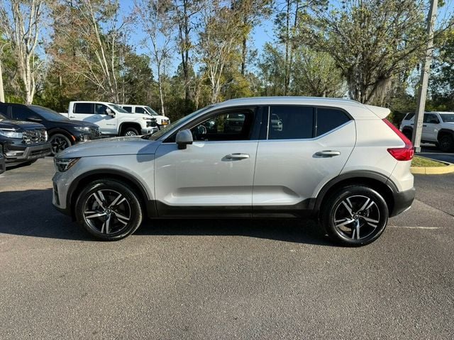 2025 Volvo XC40 B5 AWD Core Bright Theme - 22999494 - 1