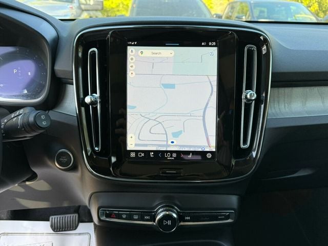 2025 Volvo XC40 B5 AWD Core Bright Theme - 22999494 - 5