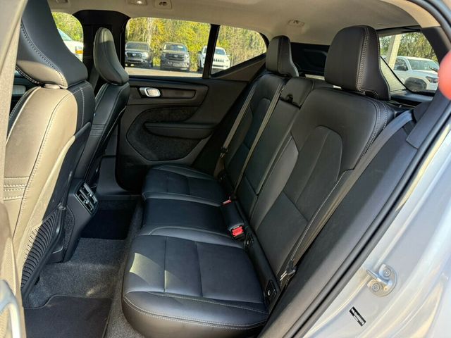 2025 Volvo XC40 B5 AWD Core Bright Theme - 22999494 - 8