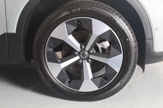 2025 Volvo XC40 B5 AWD Plus Bright Theme - 23024304 - 16