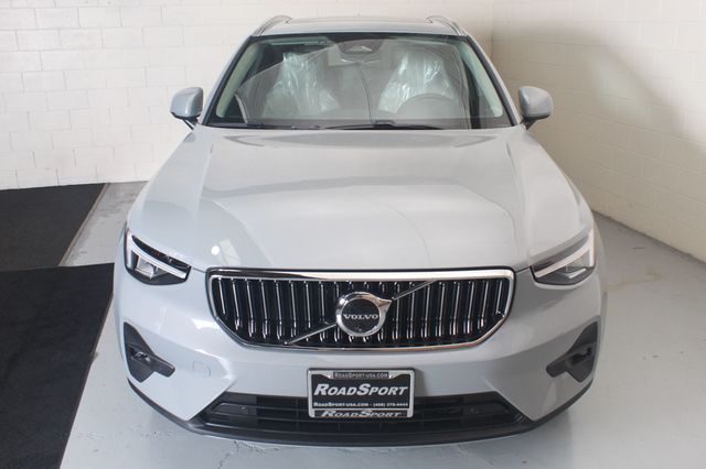 2025 Volvo XC40 B5 AWD Plus Bright Theme - 23024304 - 2