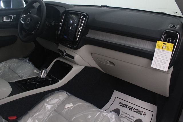2025 Volvo XC40 B5 AWD Plus Bright Theme - 23024304 - 5