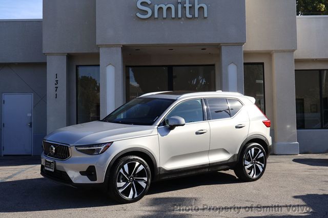 2025 Volvo XC40 B5 AWD Plus Bright Theme - 22941189 - 0