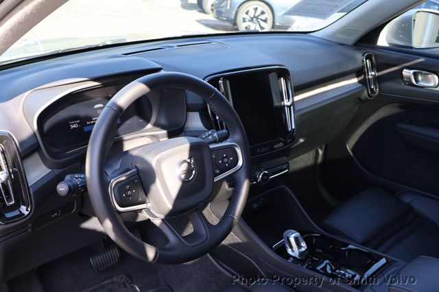 2025 Volvo XC40 B5 AWD Plus Bright Theme - 22941189 - 9
