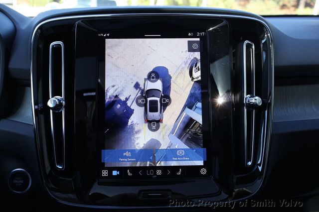 2025 Volvo XC40 B5 AWD Plus Bright Theme - 22941189 - 13