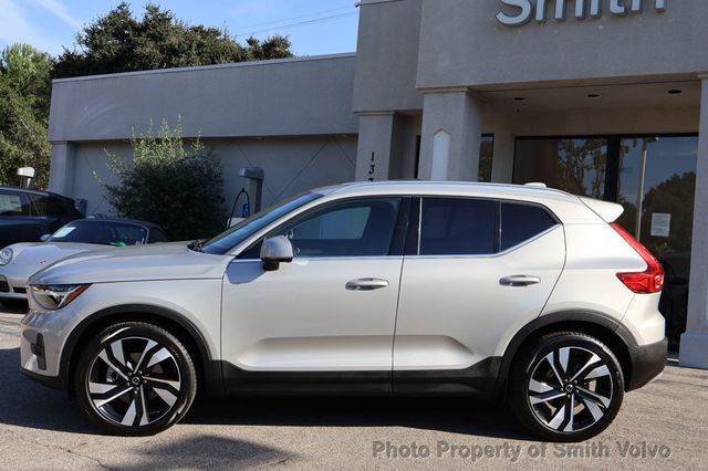 2025 Volvo XC40 B5 AWD Plus Bright Theme - 22941189 - 1