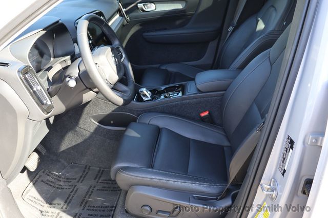 2025 Volvo XC40 B5 AWD Plus Bright Theme - 22941189 - 8