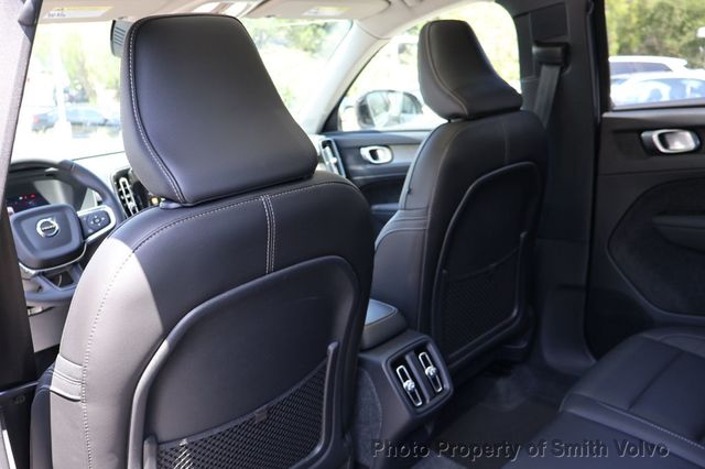 2025 Volvo XC40 B5 AWD Plus Bright Theme - 23019800 - 13