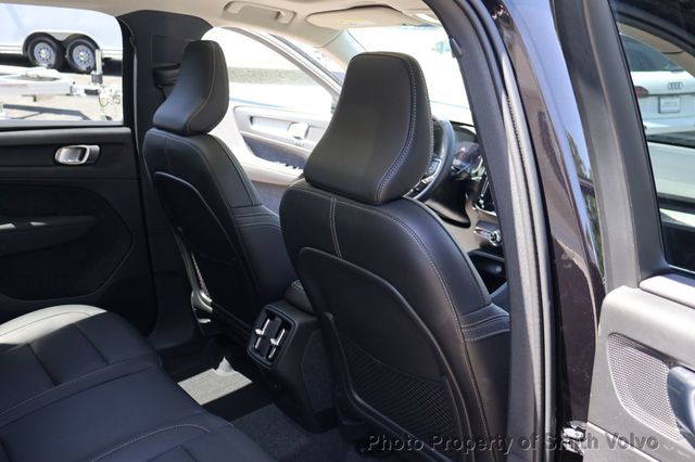 2025 Volvo XC40 B5 AWD Plus Bright Theme - 23019800 - 18